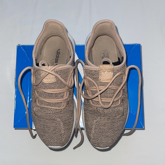 Tubular Shadow - Picture 2 of 4